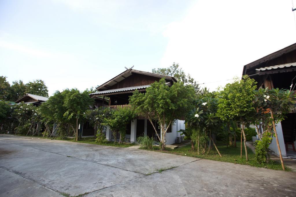 Hora Home Lampang Exterior foto