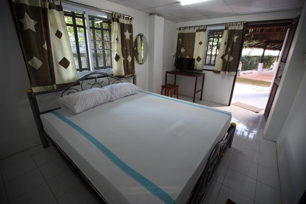 Hora Home Lampang Exterior foto